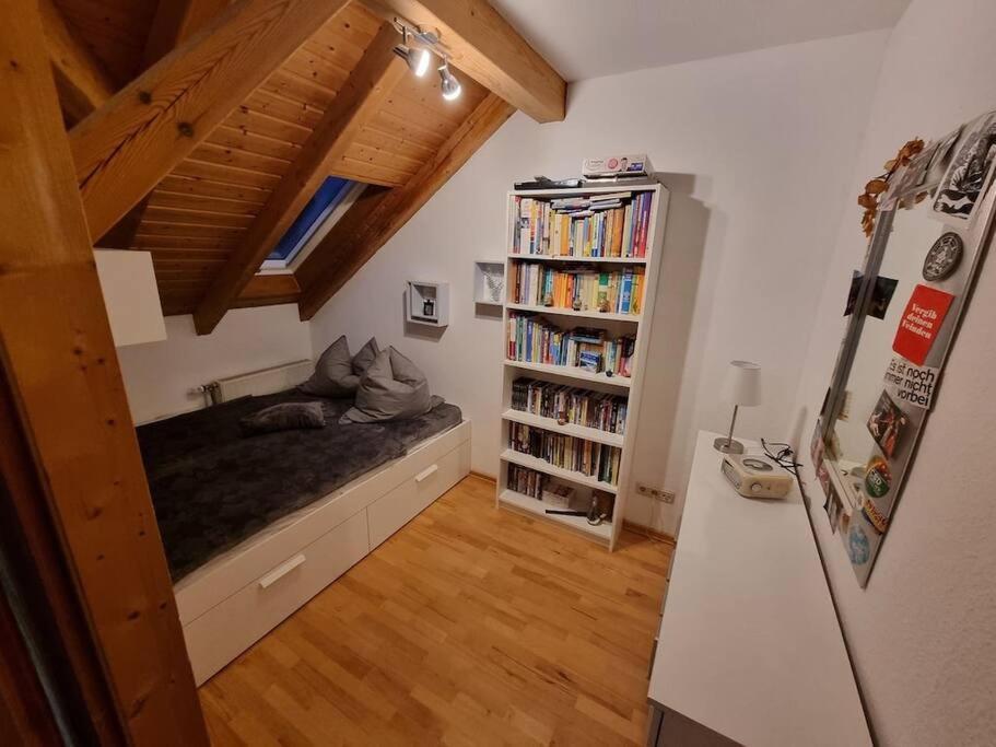 Gemuetliche Dachgeschosswohnung Erfurt Buitenkant foto