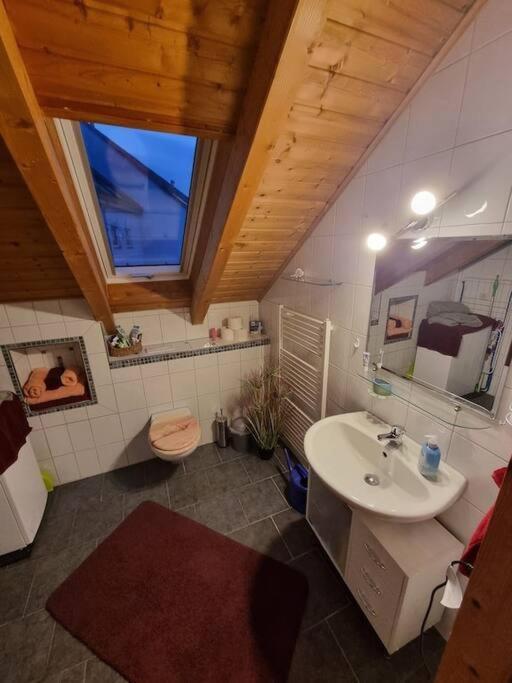 Gemuetliche Dachgeschosswohnung Erfurt Buitenkant foto